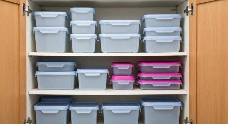 Fini le chaos des Tupperware : la méthode simple pour enfin associer chaque boîte à son couvercle