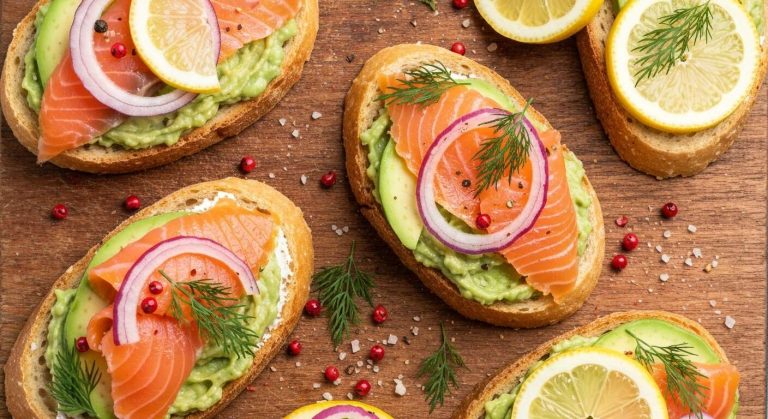 Bruschetta au saumon et avocat : recette gourmande et facile